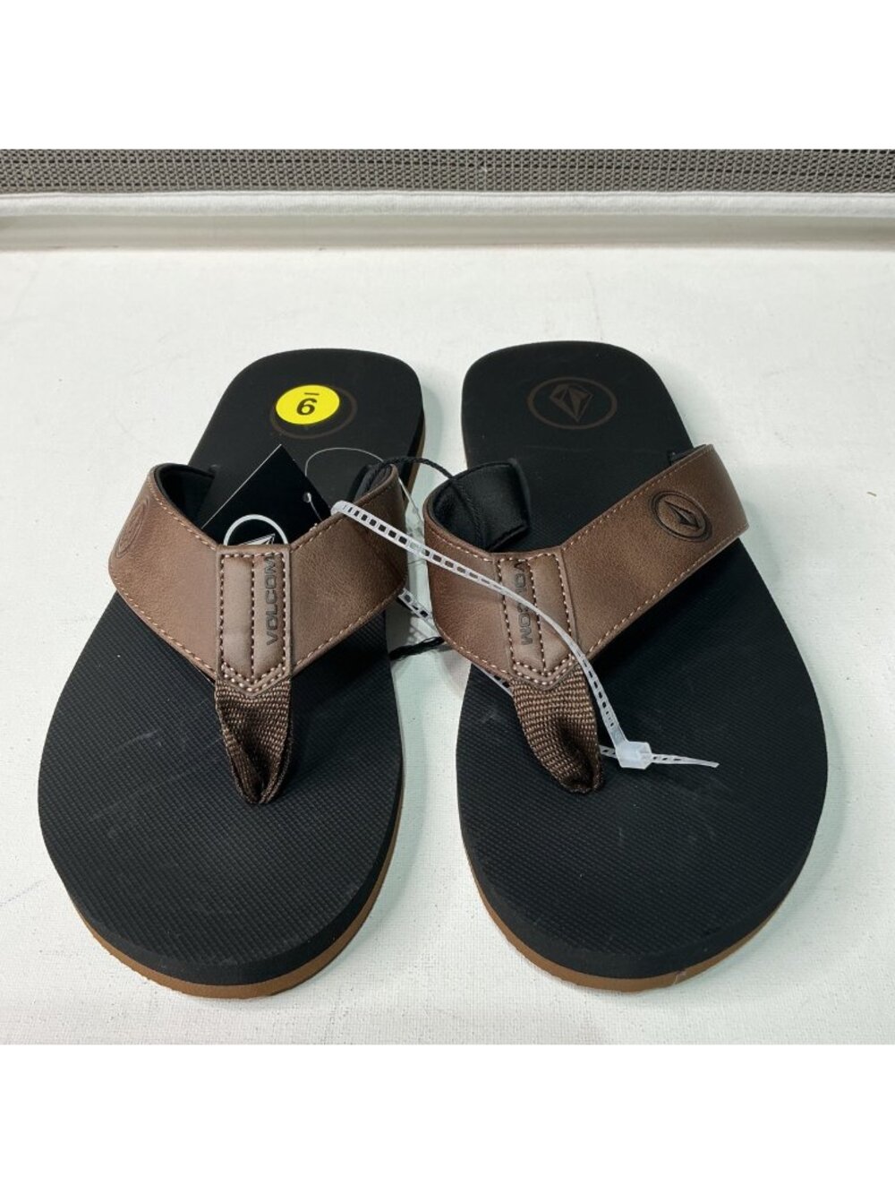 Volcom Recliner Sandals Black & Brown Size 9 Men's Flip-Flops With Comfort Sole